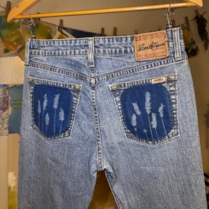 Levi Lowrise Flare Jeans - 29"